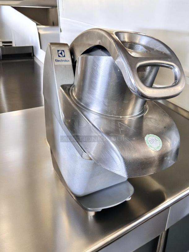Electrolux TRS24NU food processor, stainless steel, outstanding condition, 120V, BPA-free label, fully tested and working.