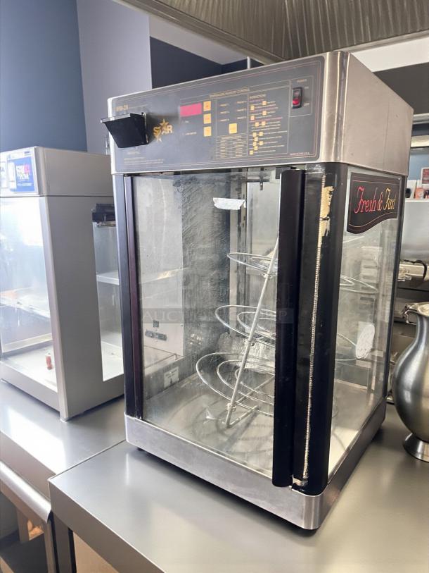 Outstanding condition Star HFD-2A humidity cabinet/pizza warmer, fully tested, 120V, glass display, model HFD-2A.