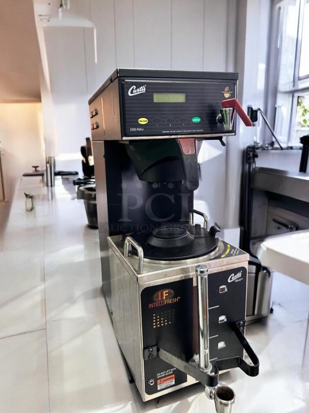 Wilbur Curtis D500GT12B000 G3 Digital Single Coffee Brewer, excellent condition, tested, IntelliFresh technology, 120V.
