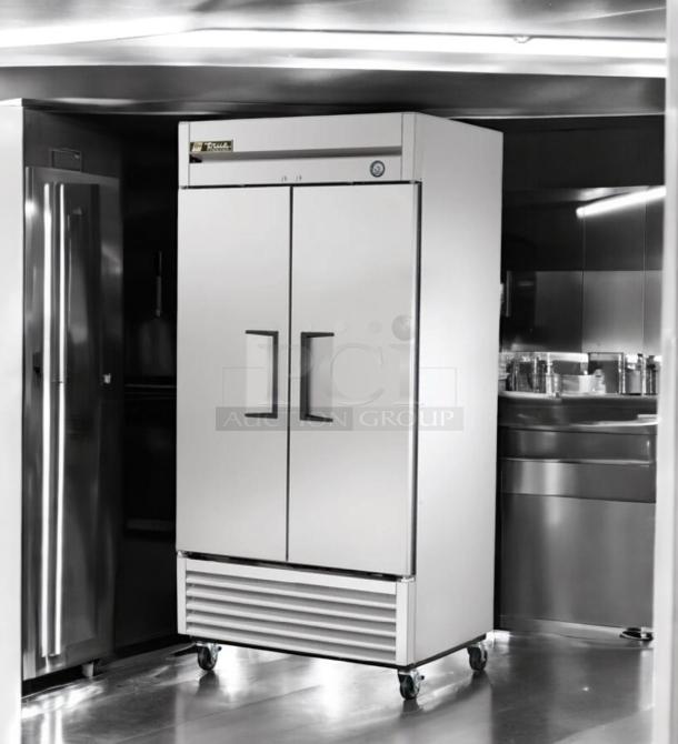 True T-35F-HC double door reach-in freezer in immaculate condition, 115V, fully tested, on casters. Ideal for commercial use.