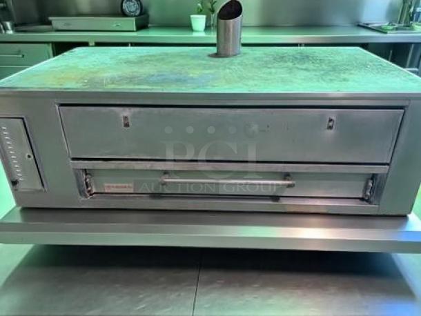 Commercial gas deck pizza oven, single deck, excellent condition, stainless steel, tested and working.