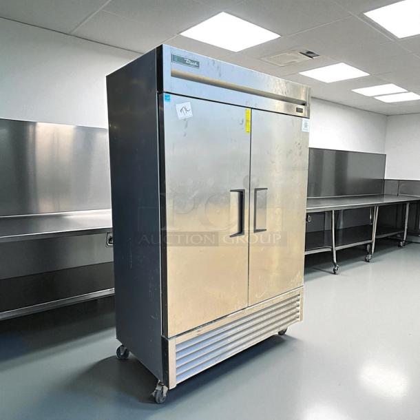 True T-49F-HC 2-door reach-in freezer, superb condition, 115V, stainless steel, fully tested and working, visible logo and label.