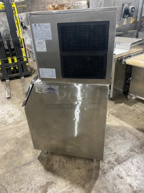 Maxx Ice MIM452 stainless steel ice maker/bin combo, model MIM452, SN 04520517154, 115V, on legs, commercial use.