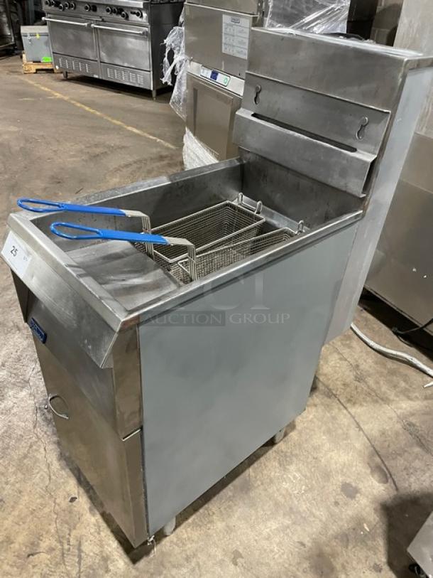 Pitco Frialator Series commercial deep fryer, stainless steel, natural gas, with backsplash, basket hanger, and fry basket.