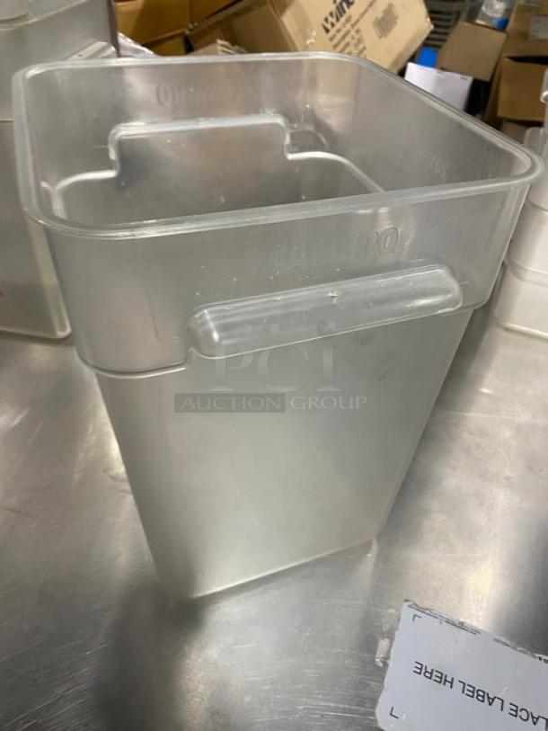 Cambro Commercial 22 Qt. Clear Polycarbonate Food Container, durable with integrated handles, embossed capacity markings.