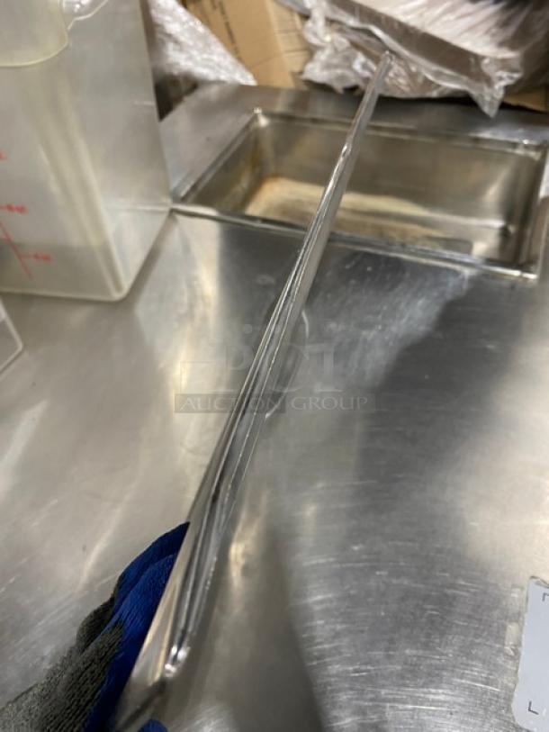 Commercial stainless steel steamtable pan lid, with handle, in excellent condition. Fits standard hotel pans.