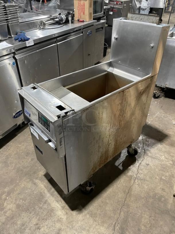 Pitco Solstice Supreme SSPG14 stainless steel pasta cooker, 12 gal, natural gas, digital controls, on casters, with backsplash.