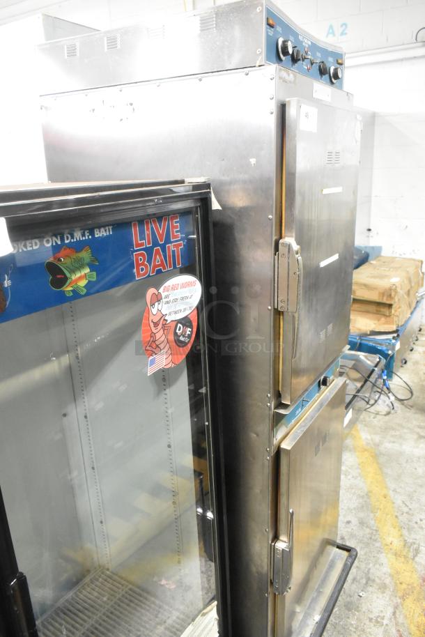 Alto Shaam 1000-TH-I Halo Heat stainless steel commercial oven on casters, 208-240V, 1 Phase, in good condition.