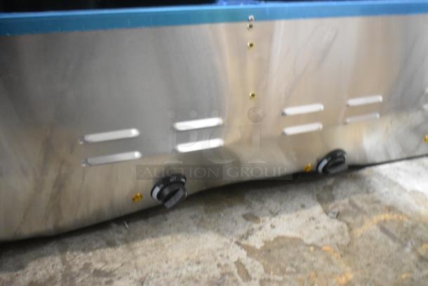 BRAND NEW Avantco 177STE4SA Stainless Steel 4 Bay Steam Table. Scratch and dent model. Electric, 120 Volts.