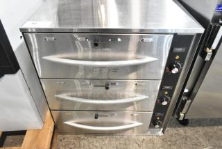 Brand new ServIt 423WDSFS3 stainless steel triple drawer warmer, 2024 model. Scratch and dent, 120V, 1-phase.