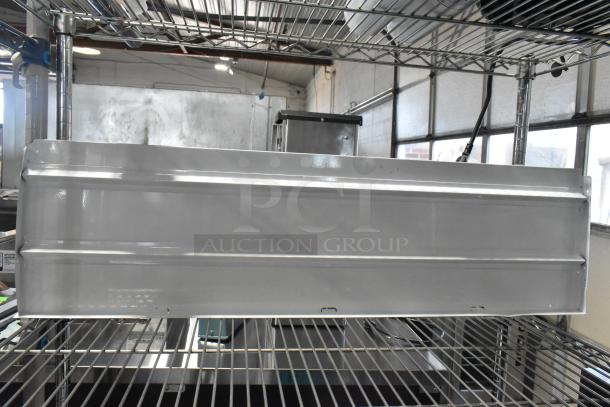 Brand new Avantco 19386573 white shelf assembly, scratch and dent condition, for WVAC-46HC unit.