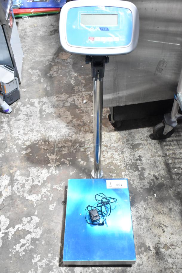 BRAND NEW AvaTek 334BS330T 330 lb. digital bench scale with tower display. Scratch and dent condition. Floor and display shown.