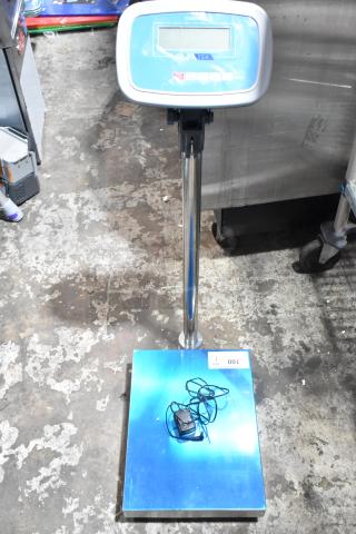 BRAND NEW AvaTek 334BS330T 330 lb. digital bench scale with tower display. Scratch and dent condition. Floor and display shown.