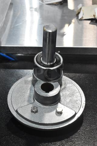 Brand new Avantco 177MX30HPLNTY axle for MX30H, MX30MGKIT, and MX30SHKIT mixers. Visible minor scratches.