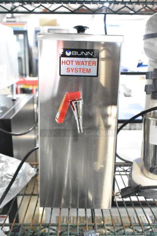 BRAND NEW SCRATCH AND DENT! 2024 Bunn OHW Stainless Steel 80 oz. Pourover Hot Water Machine, 120 Volts, 1 Phase.