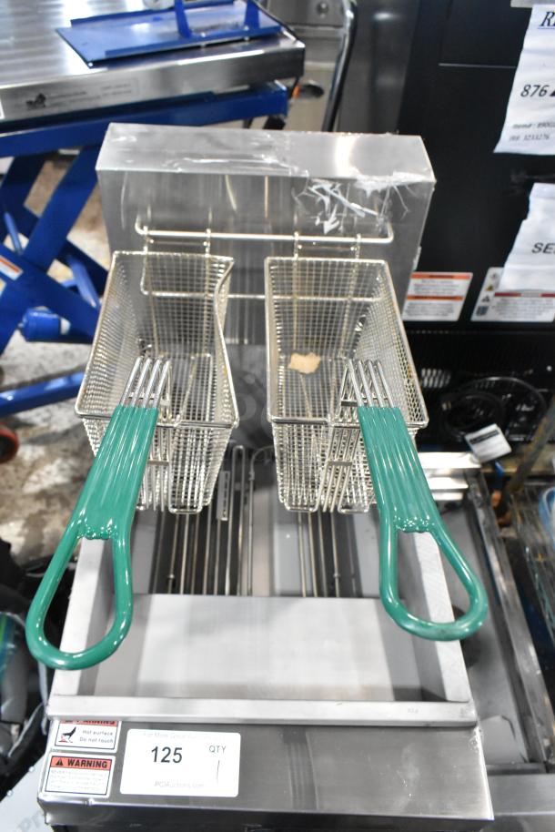 Avantco 177EF40C stainless steel 40 lb. electric floor fryer, brand new scratch and dent, includes 2 metal fry baskets.