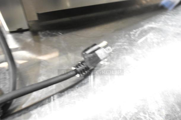 Power cord of ServIt 423PDW12D2 stainless steel 12" pizza warmer, 120 volts, brand new, scratch and dent condition.