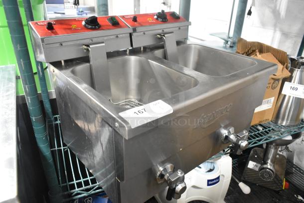 BRAND NEW Avantco 177F202 30 lb. dual tank electric fryer, 208-240V, 1 phase, medium-duty, countertop, minor scratches.