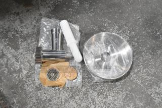 BRAND NEW SCRATCH AND DENT! Avantco 177MIX8XMG #5 Hub Meat Grinder Attachment for Avantco MIX8 Mixers - Item #1212199