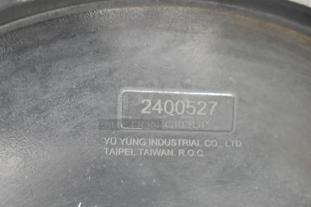 Brand new metal commercial pelican head items; S Blade and Blade Frame. Scratch and dent. Marked "YŪ YUNG INDUSTRIAL CO. LTD, TAIPEI, TAIWAN, R.O.C" with serial number 2400527.