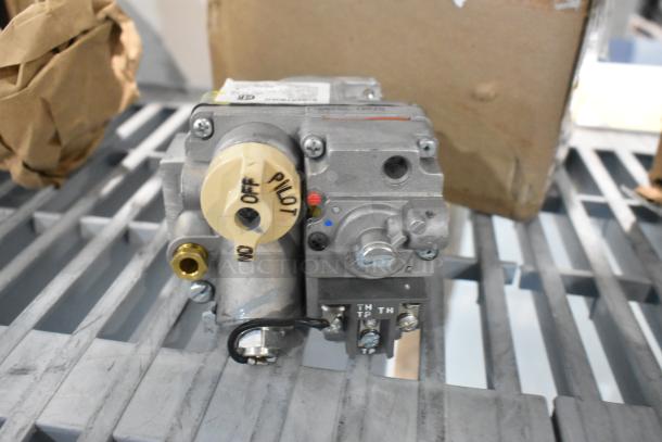 Hobart 00-294618 Temperature Control Kit, new with slight scratches. Includes labeled control knob and valve mechanism.