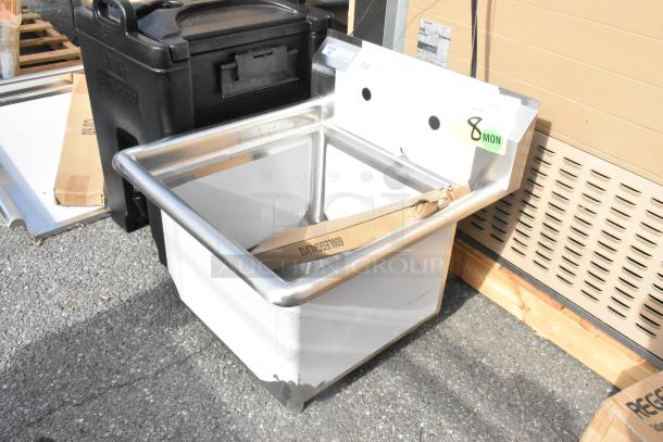 Brand new Steelton 522CS11818N single bay sink with minor dents. Stainless steel, high backsplash, pre-drilled faucet holes.