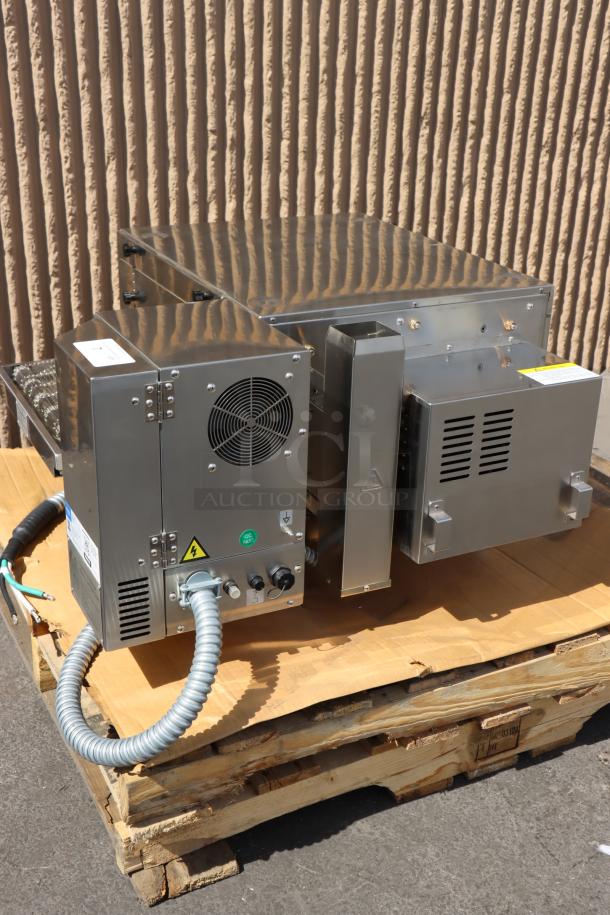 BRAND NEW Cooking Performance Group 351ICOEVD ventless electric conveyor oven, minor dents, 32" belt, 240V, 6700W.