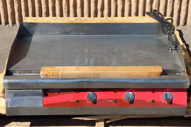 Avantco EG30N 30" electric countertop griddle, 208/240V, 3375W-4500W, new with minor cosmetic damage, serial# EG30D24050054.