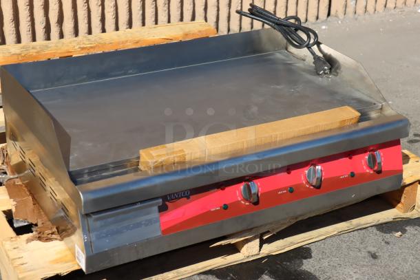 Brand new Avantco EG30N 30" electric countertop griddle. 208/240V, 3375W-4500W. Minor cosmetic damage. Out of packaging.