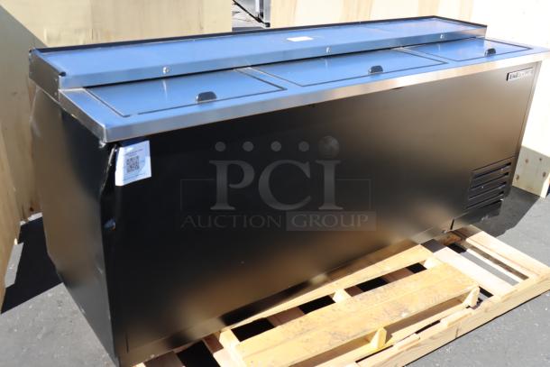 True TD-80-30-HC black horizontal bottle cooler, 80 1/8", with scratches and dents, working order, 115V, 2.8A, 1 phase.