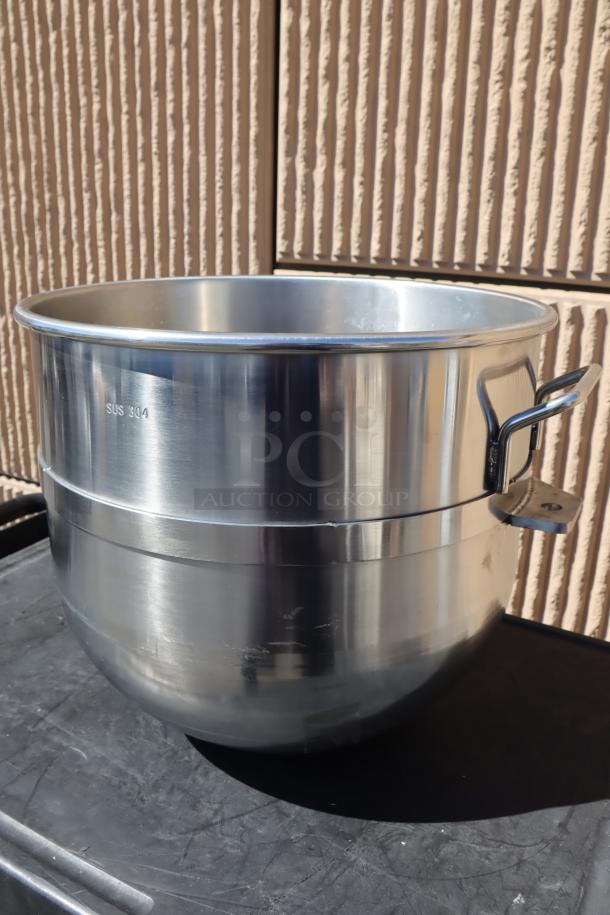 Brand new Avantco 177MX60BOWL 60 Qt. 304 stainless steel mixing bowl; minor scratches, no original packaging.
