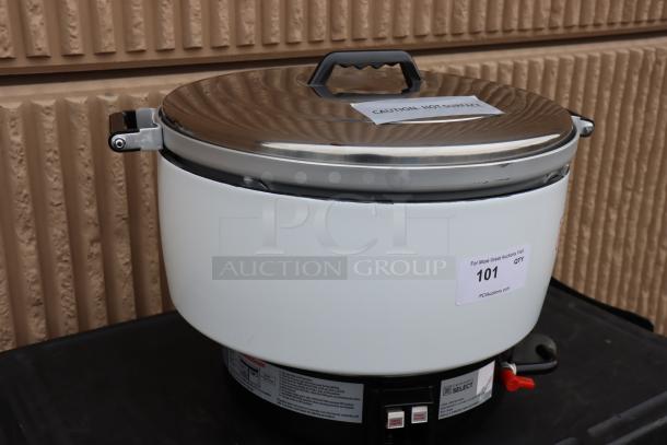 Brand new Emperor's Select EGRC 110 Cup Gas Rice Cooker, model 478EGRC140NG, 22,000 BTU, minor scratches, serial #:478EGRC140NG2023100021.