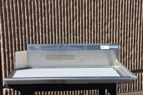 Regency 600CDT48R 16 Gauge 4' Clean Dish Table with right drainboard. New condition, scratch-n-dent, outside packaging.