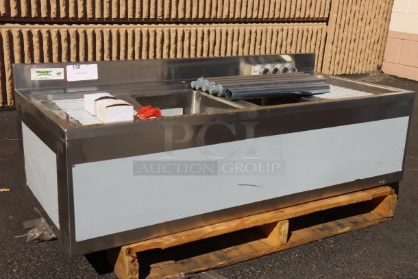 Brand new Regency 600B22148213 48" x 21" underbar sink with two bowls, two 13" drainboards; out of packaging, may be missing screws.
