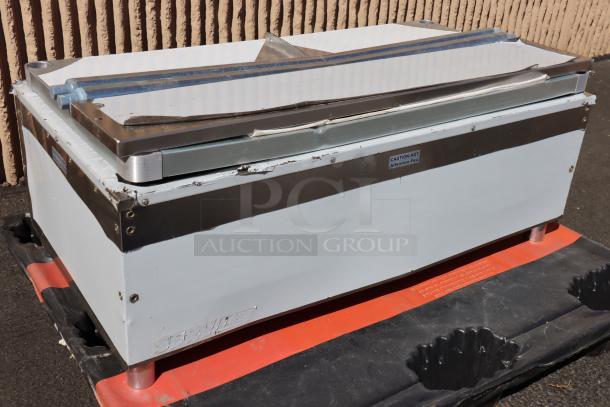 BRAND NEW SCRATCH-N-DENT ServIt 423EST3WO electric steam table, adjustable undershelf, 120V, 1500W, slight exterior wear.