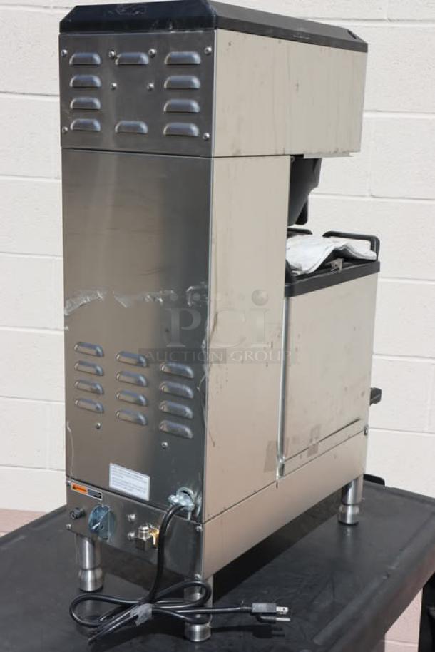 BRAND NEW Curtis G4GEMXN63A1000 GemX Coffee Brewer, minor side dings, no packaging, 120/220V, 1650/2800W, Serial #15017215.