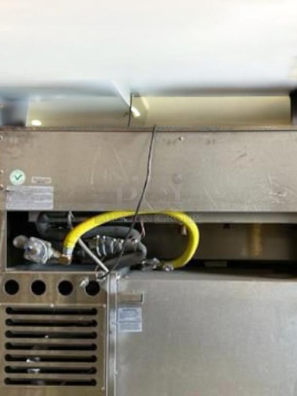 Southbend S36D gas range with 6 burners, standard oven, and refrigerated base. Excellent condition, fully tested.