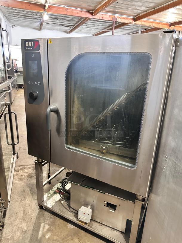 BKI by Giorik TG1023 CombiKing Electric Combi Oven, 208V, superb condition, fully tested, stainless steel, clear front panel.