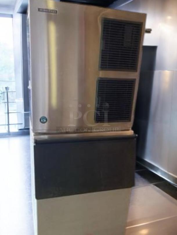 Hoshizaki KM-901MAJ Ice Maker, superb condition, fully tested, 208-230V, modular crescent cube design, stainless steel exterior.