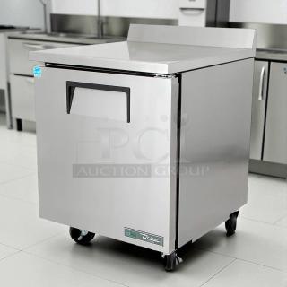 Excellent Condition - True TWT-27F-HC 28