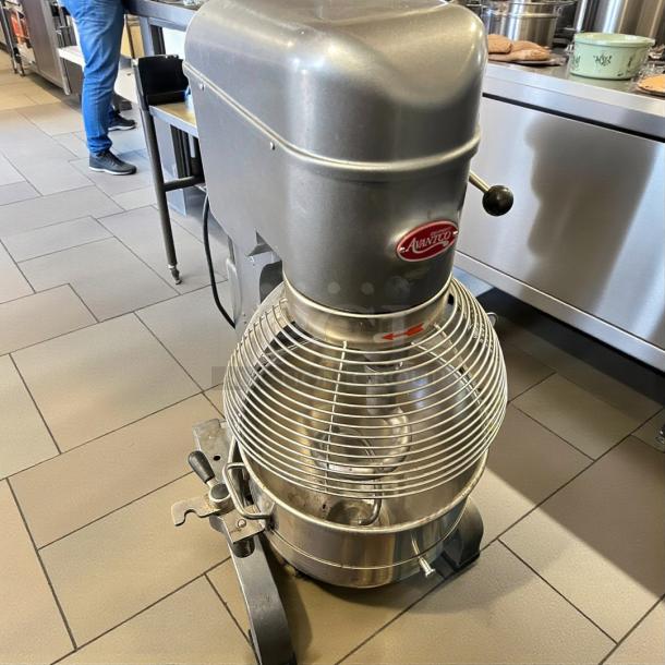 Avantco MX30 30 Qt. Planetary Floor Mixer, 120V, 1 3/4 hp, with safety guard and standard accessories, tested and working.