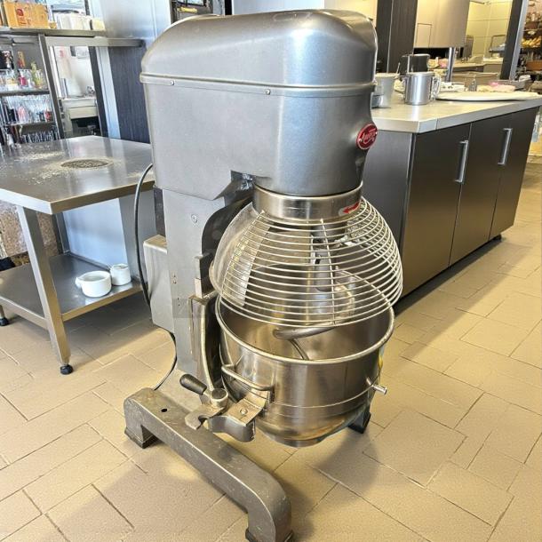 Avantco MX30 30 Qt. Planetary Floor Mixer with guard, stainless steel bowl, and accessories. Tested and working condition.