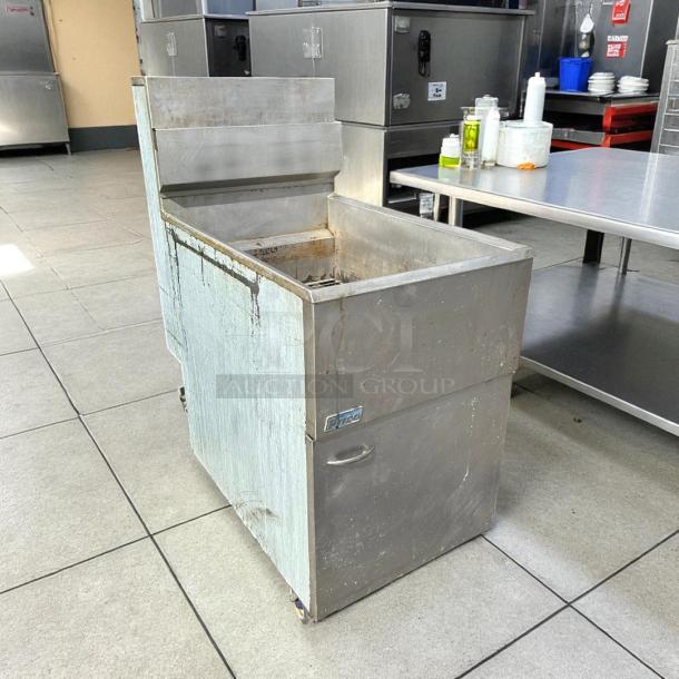 Pitco VF-65S gas fryer, 65lb capacity, Energy Star rated, tested and working. Shows signs of use but in operational condition.