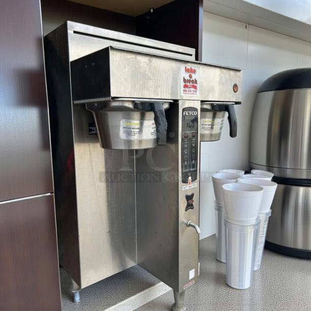 Fetco CBS-2052e dual station coffee brewer in great condition, 208-240V, stainless steel, fully tested and working.