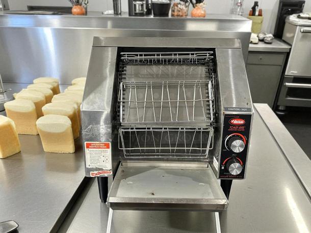 Hatco TRH-60 Toast-Rite conveyor toaster in excellent condition, tested and working, 10 slices/min, 240V.