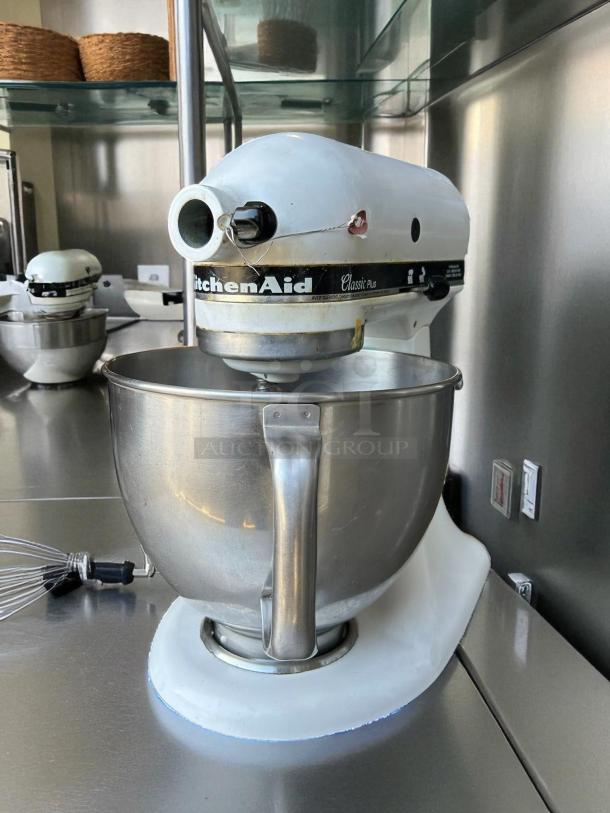 KitchenAid Classic 4.5qt stand mixer in white, great condition, tested and working, with label indicating model.