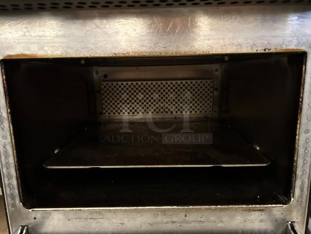 Merrychef eikon e2s countertop oven, interior view. Excellent condition, 208/240V, tested and working.