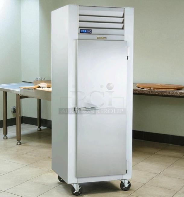 Traulsen G10010 23.43 cu ft one-section solid door reach-in refrigerator in excellent condition, tested and working.
