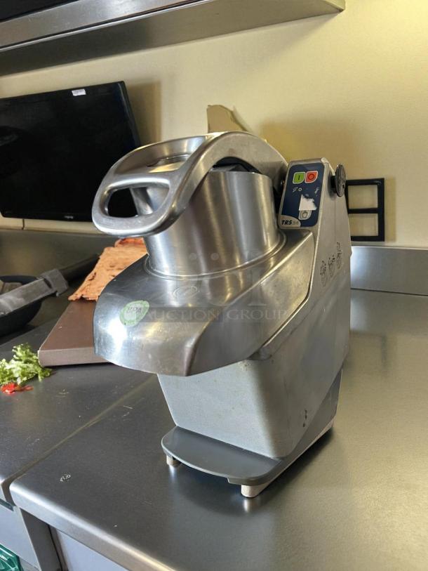 Electrolux 600474 food processor, excellent condition, 1 speed, side discharge, BPA-free, tested, working, 110-120v.
