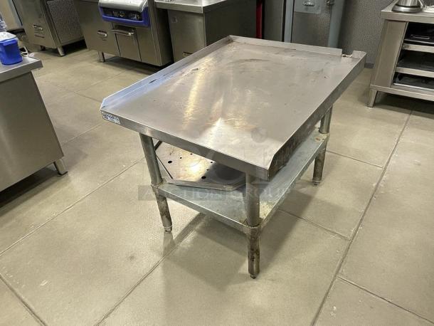 GSW USA ES-S3024 equipment stand, 24"W x 30"D x 24"H, stainless steel, great condition with label visible.